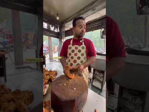 यहाँ पर बनाया जाता है 300 kg chicken #ytshorts #streetfood #trending #viral #food #shortvideo