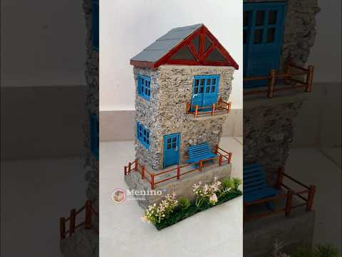 Casa com primeiro andar, construído em pedras e madeiras rústica #shorts