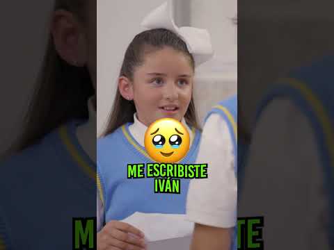 👱‍♀️💔🤓 La niña más bonita del salón jamás se fijaría en un 4 ojos #LaRosaDeGuadalupe