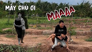 Troll Kiểu Gì Mình Một Nơi Chân Một Ngã Làm Cá Đám Chạy Tán Loạn