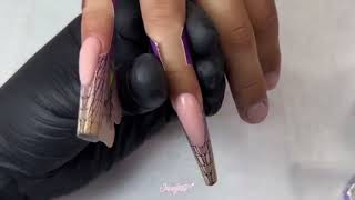 Uñas acrílicas perfectas