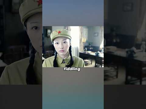 This female soldier found that the mirror in the room was really strange#futurelink #film