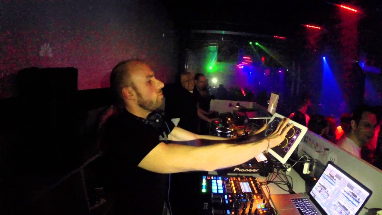 DJ KING