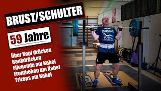 Über Kopf drücken auf Wiederholungen, Bankdrücken, Fliegende, Frontheben - Powerlifter 59 Jahre