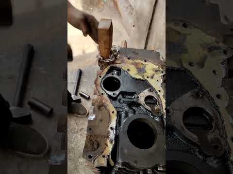 cylinder block cracked & leakage checking #amazingtechnique #mechanic #trending #viral #short