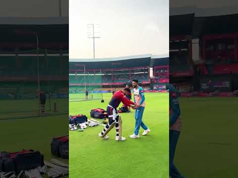 Sach batana, issi ka intezaar kar rahe the na #TitansFAM? 💙❤️ #AavaDe | #TATAIPL2025 | #RCBvGT