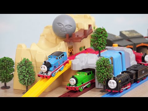 Plarail Thomas the Tank Engine big turntable and boulder mountain TOYLAND