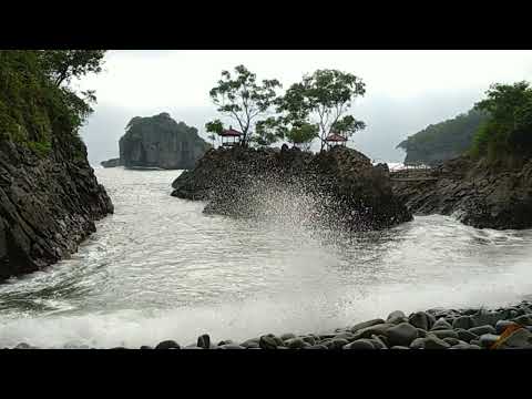Surga tersembunyi di pantai kuyon panggul Trenggalek