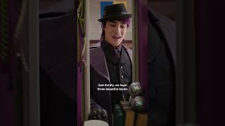 Check out Max's locker with Brendon Tremblay! 💜 | Locker Diaries: Descendants | Disney Channel