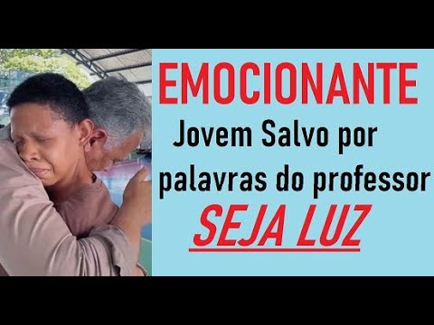 Emocionante!  Jovem Orfão salvo por professor