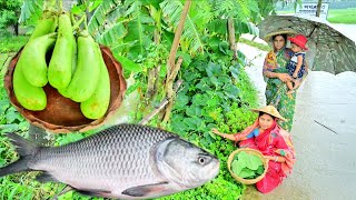 2 কেজি ওজনের দেশি কাতলা মাছ কেটে বেগুন দিয়ে কালিয়া রান্না সাথে কুমড়ো ফুলের বড়া আর দুপুরে খাওয়া
