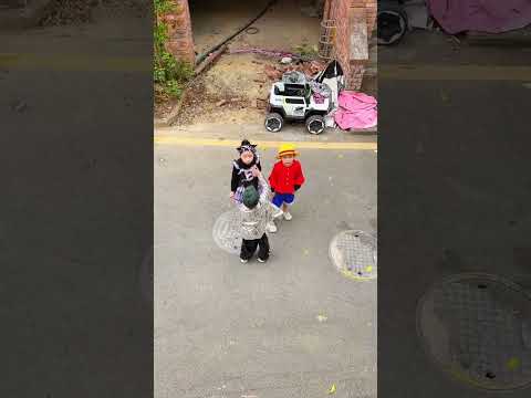 他们都被可怕的南瓜先生吓到了🎃万圣节