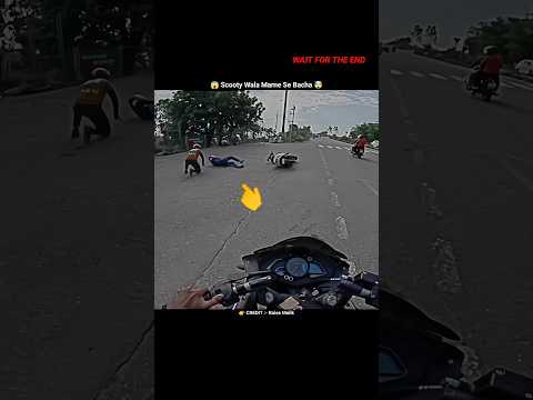 Scooty Wala Marne Se Bacha 😭🥶#shorts #motovlog #viral #ytshorts #hyperride #crash #reels #bikerider