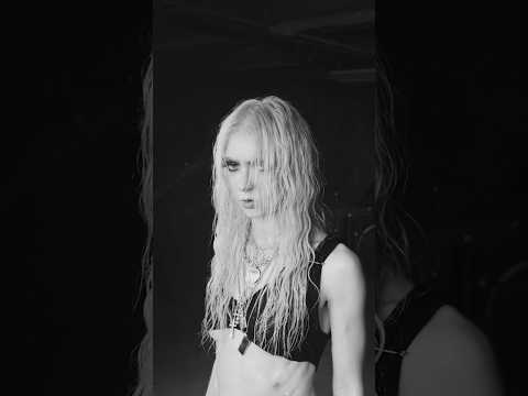 Getting ready for Halloween as โFor I Am Deathโ goes TOP 5 AT RADIO ๐๐ค๐ฆ