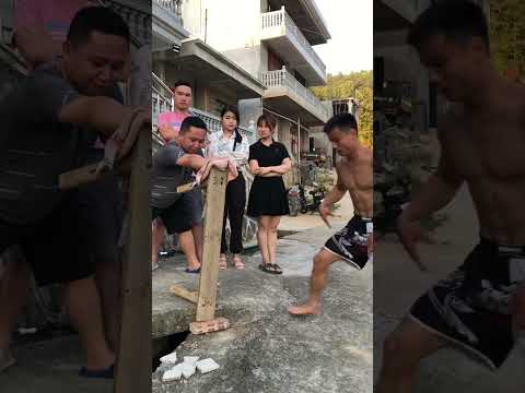 Rural Kung Fu guy has practiced leg skills for 20 years and kicked out 835 kilograms of strength！