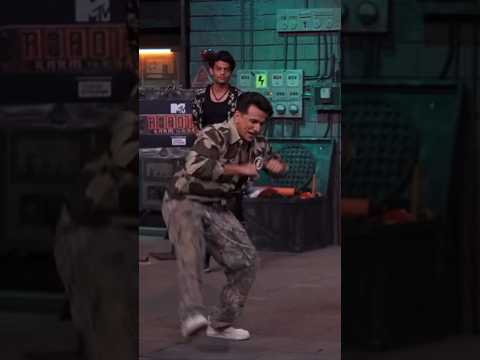 🕺