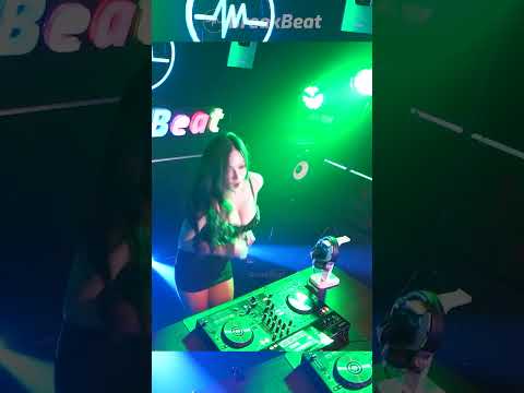 DJ Aku Jatuh Cinta Shorts Video