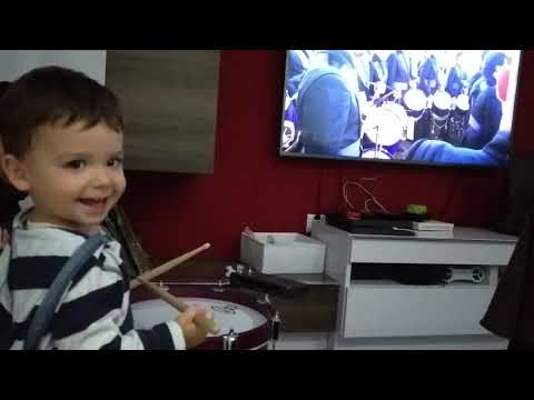 Hugo tocando "Costalero del soberano + marcha real"