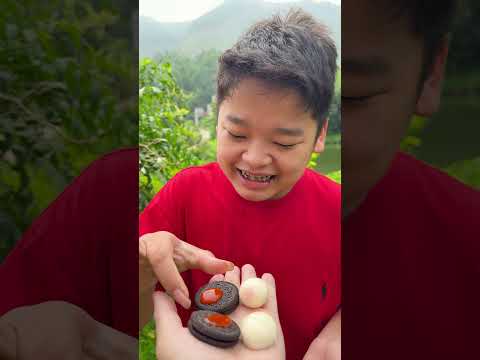 THỬ THÁCH ĂN banh OREO,KẸO MẮT ,Tương cà Kem Celano , siêu ngon sự kết hợp hoàn hảo #food #cute