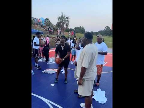 HITMAN HOLLA 3PT SHOOTING CONTEST 25 SHOTS IN A ROW OMG ๐ฎ๐ฎ๐ฎ๐ฎ๐ฎ