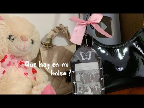 Que hay en mi bolsa 🧷✧˚. 🎀🧸🤍 what's in my bag 2024