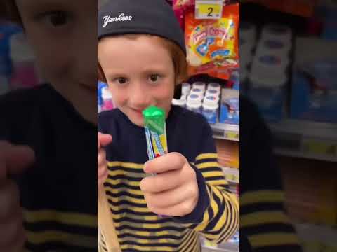 On achète des bonbons au carrefour TUNISIEN 🍬