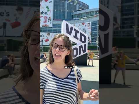 I went to a vidcon !!😅 S4vem3plz🥲 #homeschooling #dayinthelife #vidcon2025 #comedy #skit #funnyvid