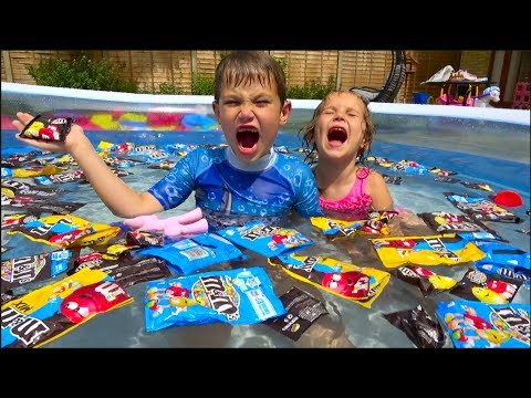 Chupa Chups pool Ice Cream M&Ms babies in the CANDY pool Gummy Skittles Learn colours songs
