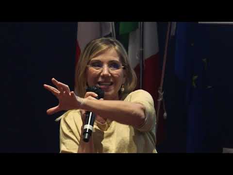Concita De Gregorio con Francesca Michielin: "Lettera a una ragazza del futuro"