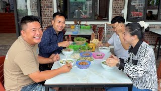 Ăn Bún Vịt Cổ xanh Siêu Ngon ở Mèo Vạc cùng A Hải SaPa TV và A Nguyễn Tất Thắng trước khi vào Bản