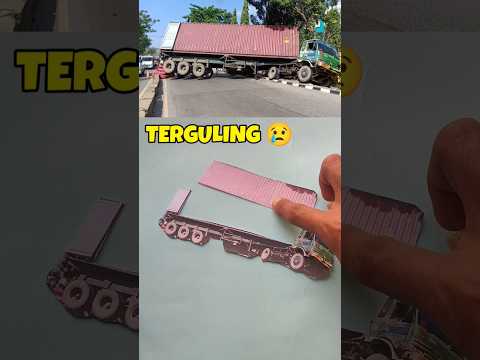 Mobil Truk Kontainer Terguling Akibat Lolos Rem 😢