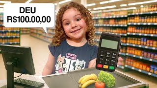 A DIVA TRANSFORMOU O QUARTO DELA EM UM MERCADO E EU FIQUEI SURPRESA 