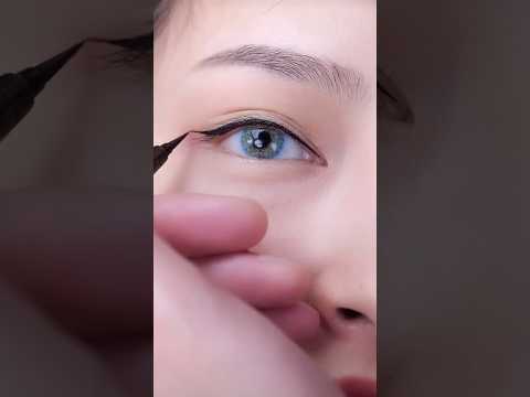 Perfect Arrow Eyeliner tutorial #makeup #eyemakeup #eyeliner #lipstick #shorts #viral