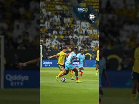 Wanna dance ?🕺 ‏جواو فيليكس .. يتحرّك كما يريـد 💛