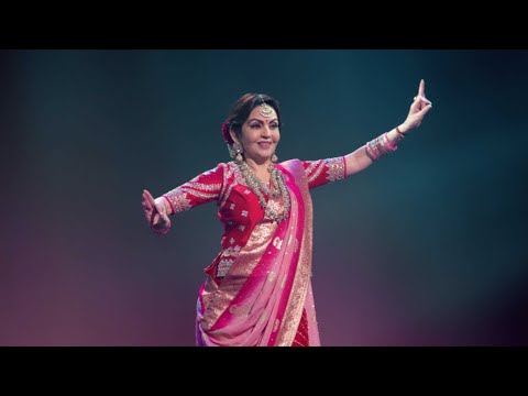 Full Version of Nita Ambani&#39;s Heartwarming Performance At Nita Mukesh Ambani Cultural Centre