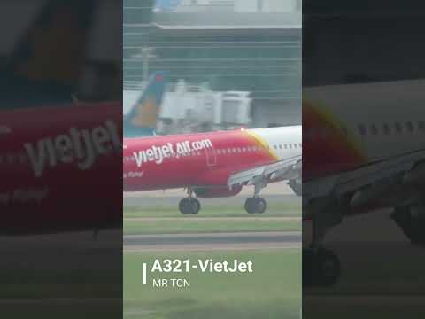 Pha hạ cánh lỗi hú vía của máy bay VIETJET#shorts