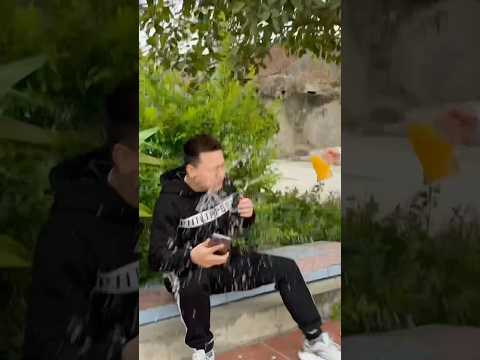 mimi - Em Gái Troll Mẹ Đổ Nước Vào Người Và Cái Kết 😂 | MiMi Family #shorts