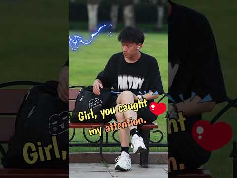 Girl Touches Strange Man's Hand (Prank) 帮女孩捡纸时被摸到手，男孩们心动了 #shorts