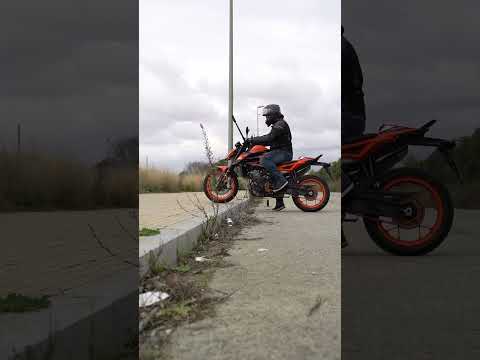 Como subir bordillos en moto