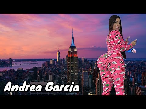 Lorena Valdes: The Curvy Model Taking Social Media by Storm!