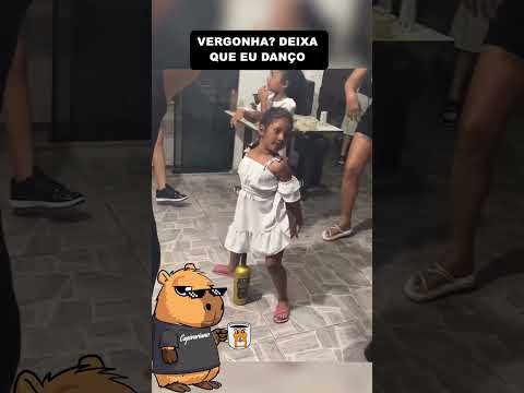 Ela Entrou na Dança da Garrafa Como se Fosse o Próprio Show