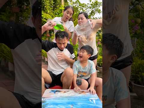 Hai mẹ con trêu trọc nhau siêu dễ thương 😂😱👶🏻♥️👴 #shorts #cute