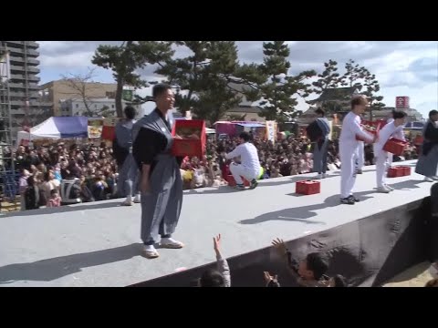 城の天守前で「福は内!」 広島・福山城で節分3日前 ”ちょっとだけ早い豆まき"開催 (2026/01/31 18:10)