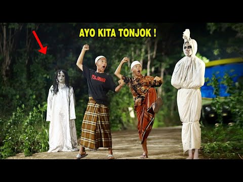 Prank Pocong Terlucu ! Jurus Pukulan Maut ! Mau Kabur ada Kuntilanak 🤣