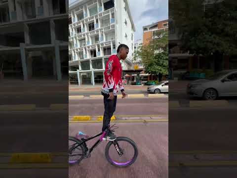 Una que me quiera 🫠#parati #bicicleta #stunt #shortsviral #shortsbike