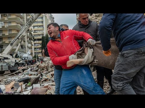 Le bilan du séisme en Turquie et en Syrie passe à plus de 2 000 morts