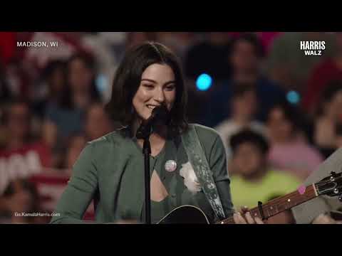 Gracie Abrams performing “Risk”