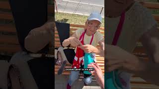 Поддержал бабушку