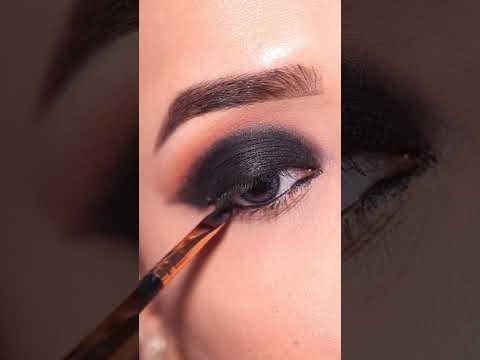 #shorts CLASSIC BLACK SMOKEY EYE MAKEUP TUTORIALS || Easy and simple eyeshadow look || Shilpa