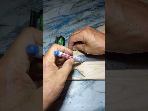 45-Degree Wood Joinery Technique 🔨 #woodworking #carpentry #tips #diy #shorts